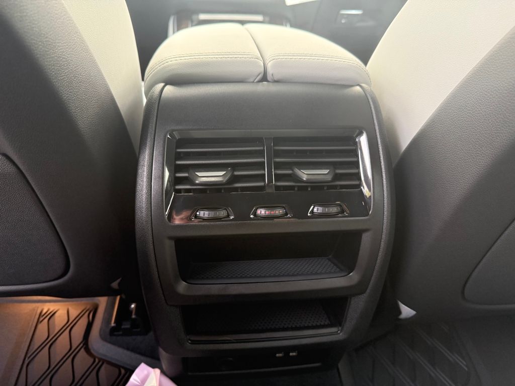 2026 Bmw X5 xDrive50e photo 16