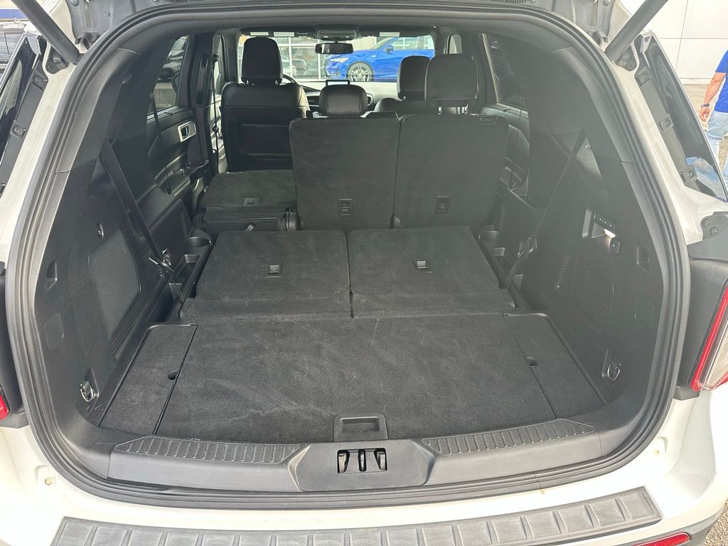 2021 Ford Explorer ST photo 25