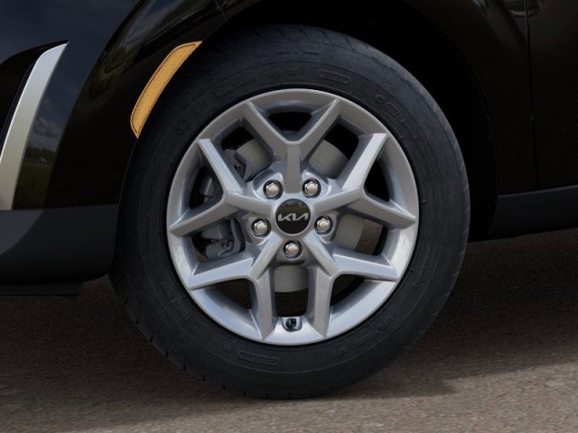 New 2025 Fusion Black Kia LX image 9