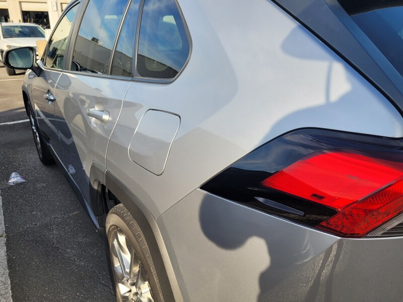 2019 Toyota RAV4 XLE Premium photo 2