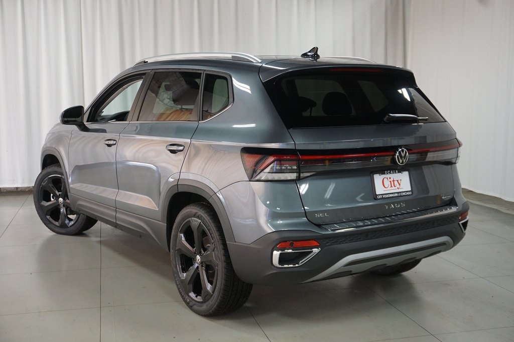 2025 Volkswagen Taos SEL photo 5