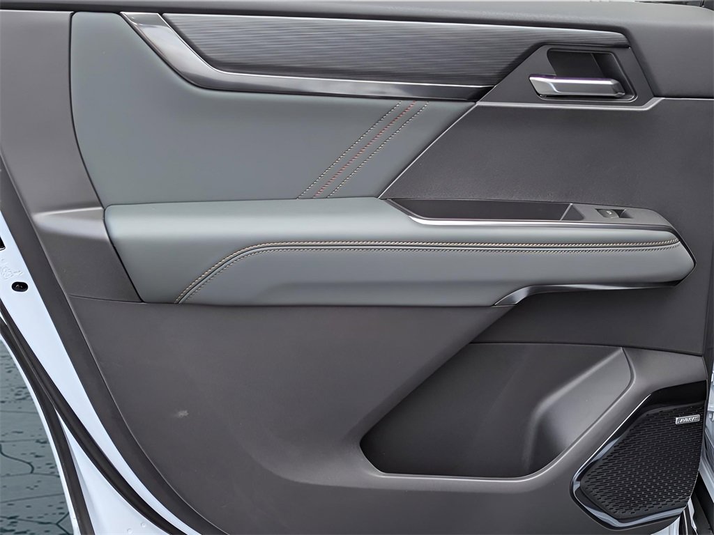 2026 Gmc Acadia AT4 photo 11