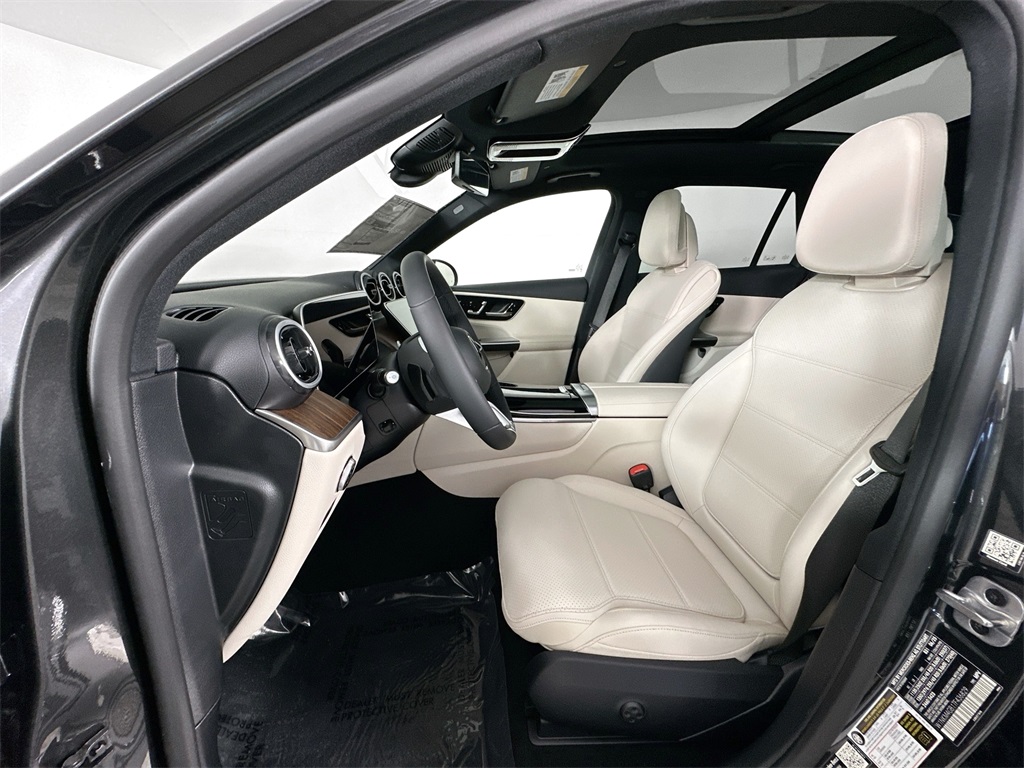 2026 Mercedes Benz GLC 300 photo 17