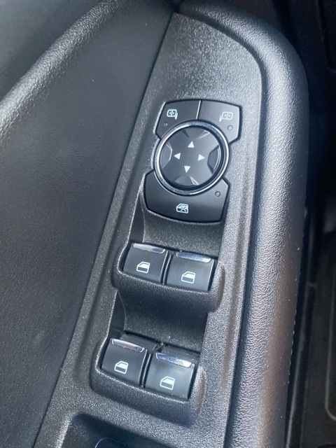 2022 Ford Edge SEL photo 18