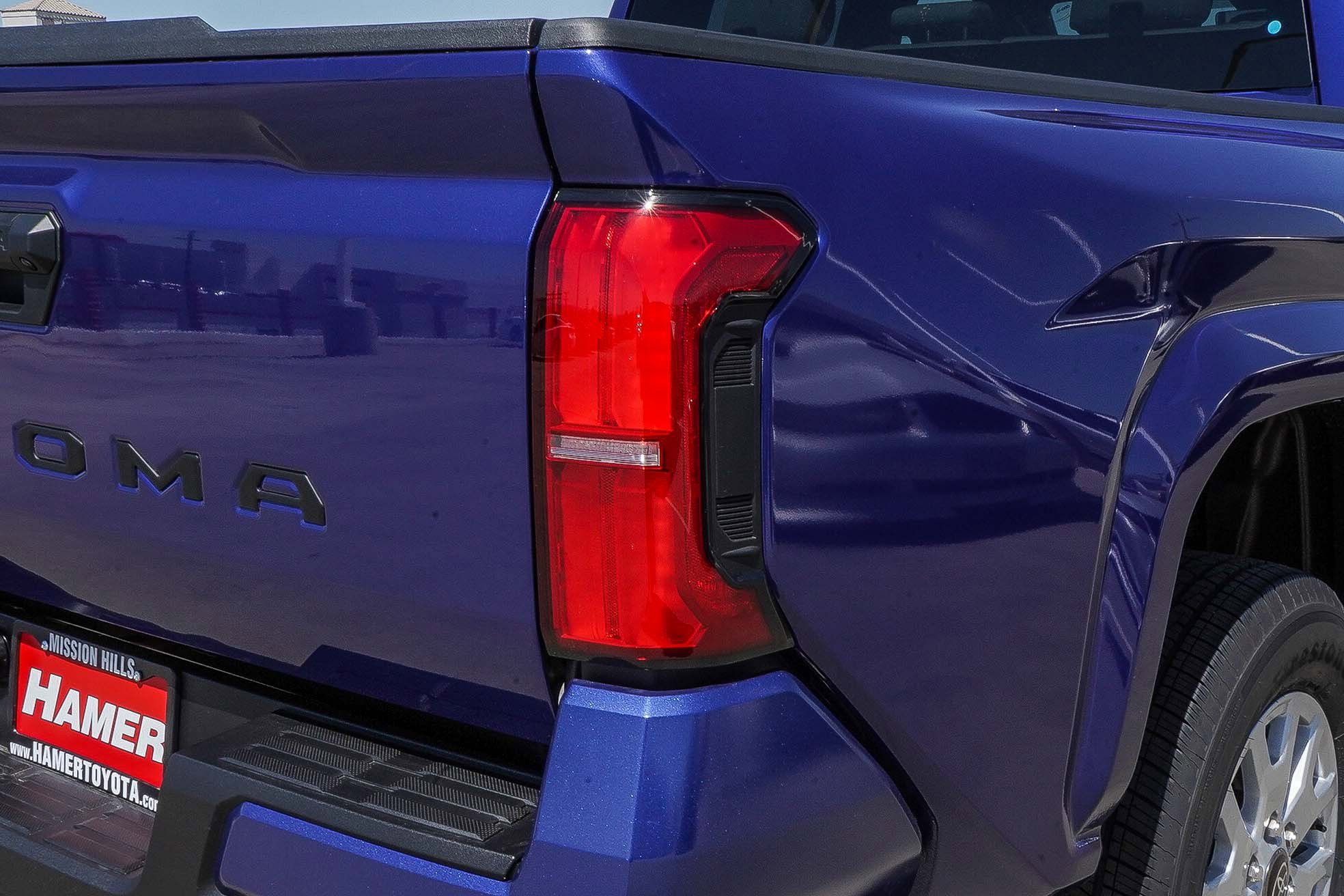 2025 Toyota Tacoma SR5 photo 7