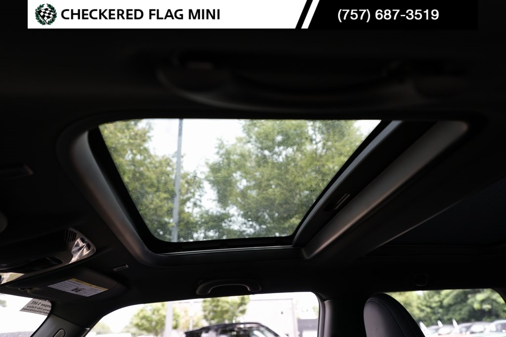 2025 Mini Cooper S Iconic photo 17
