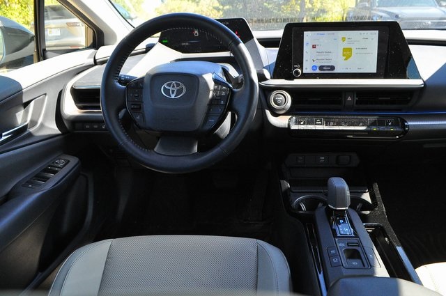 2023 Toyota Prius XLE photo 17