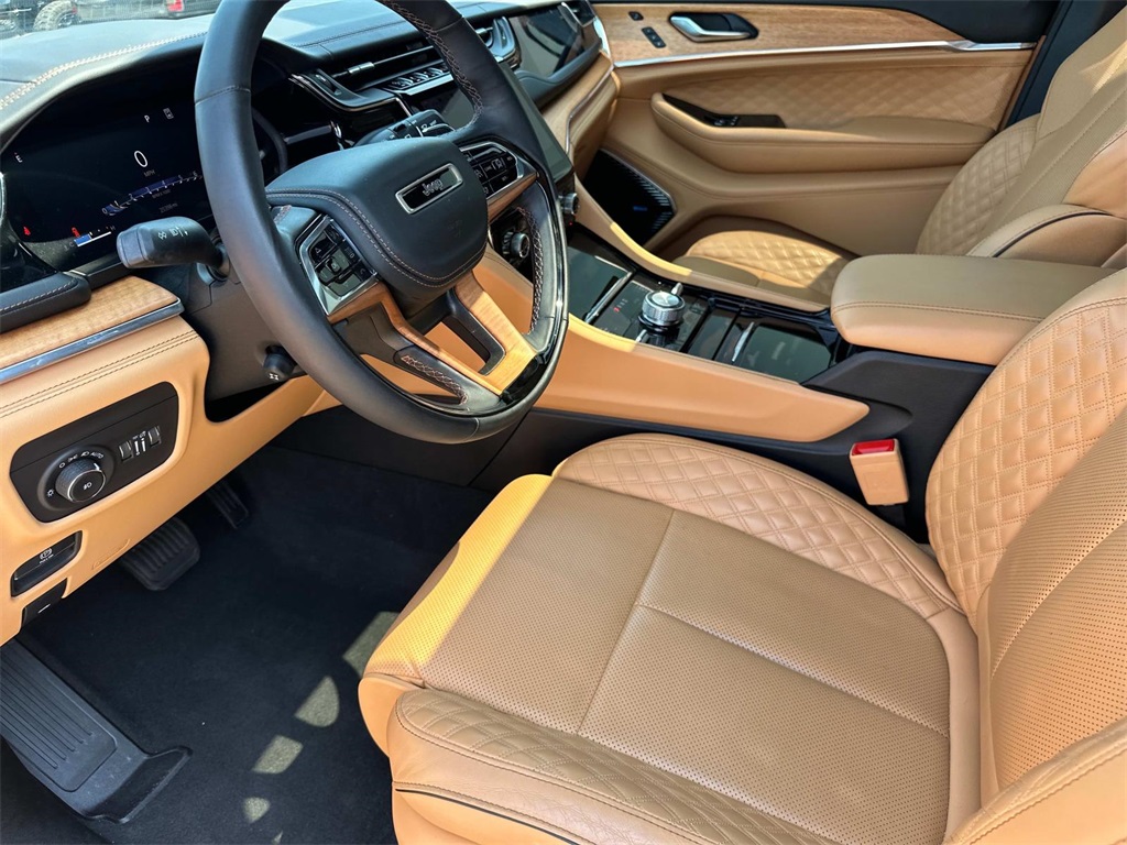 2023 Jeep Grand Cherokee L Summit photo 12
