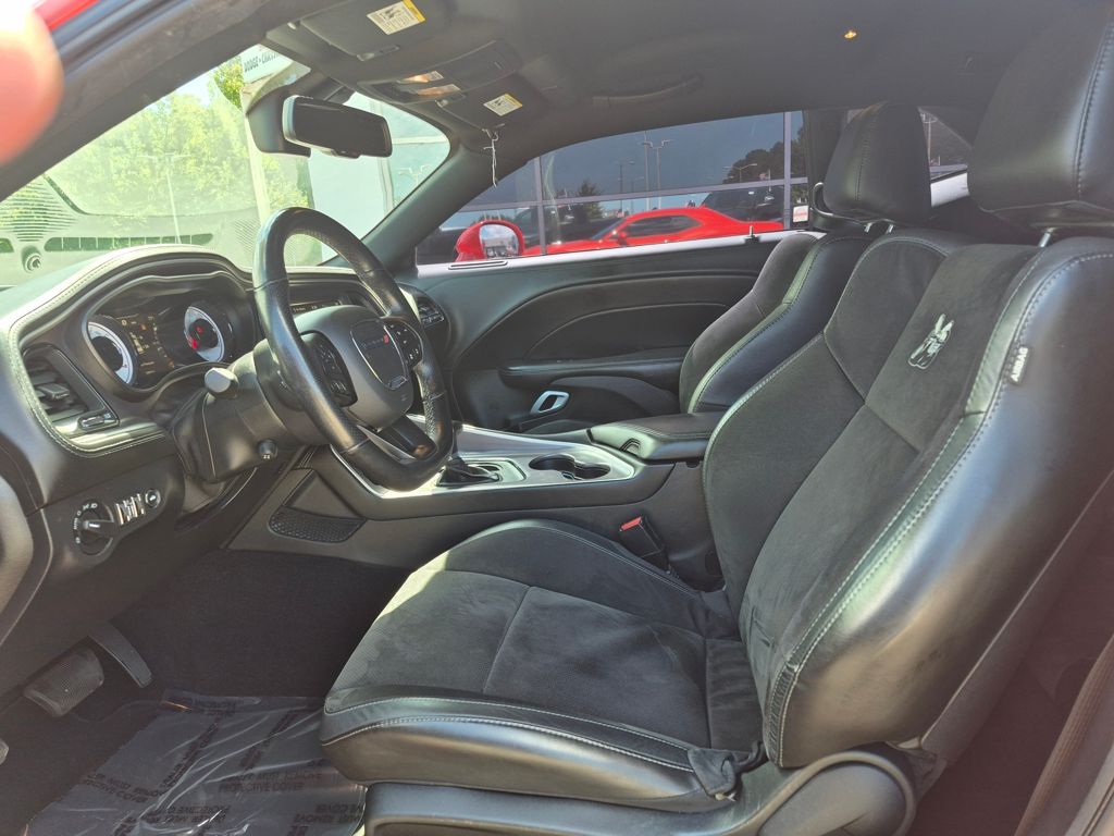 2022 Dodge Challenger R/T Scat Pack Widebody photo 2