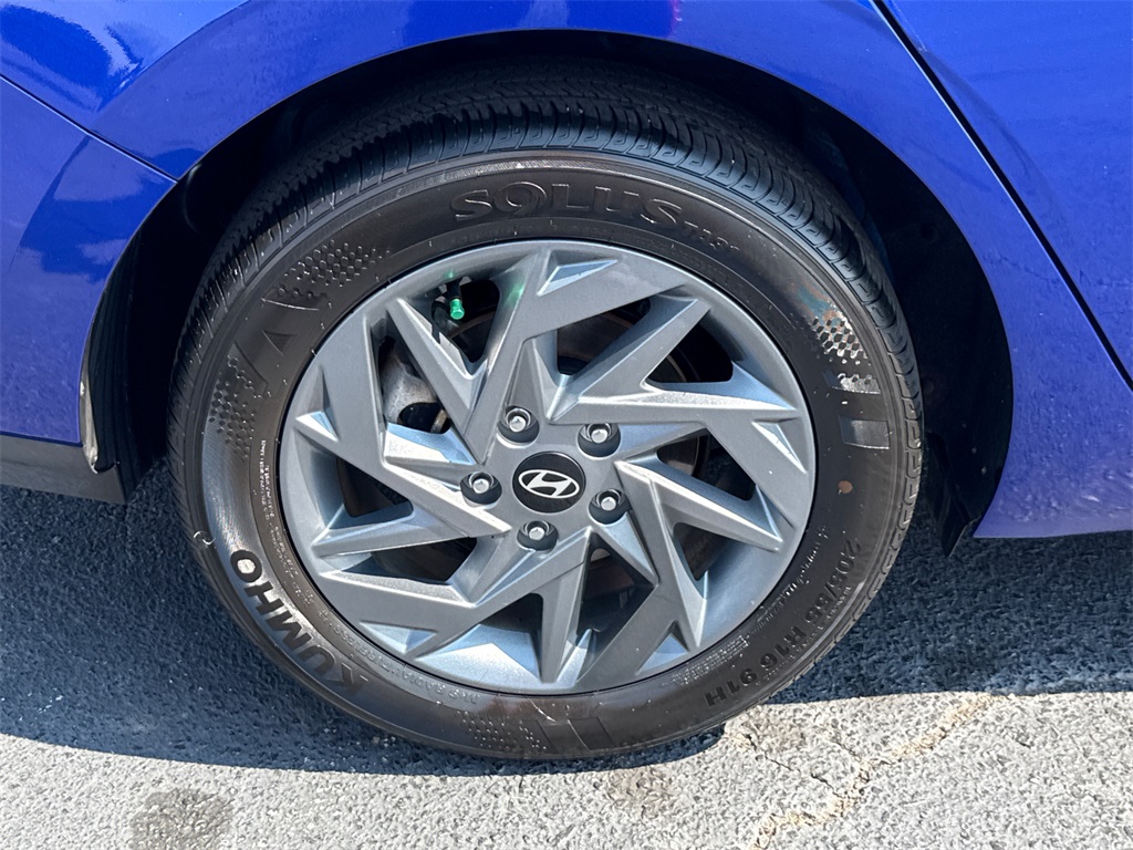 2024 Hyundai Elantra SEL photo 16