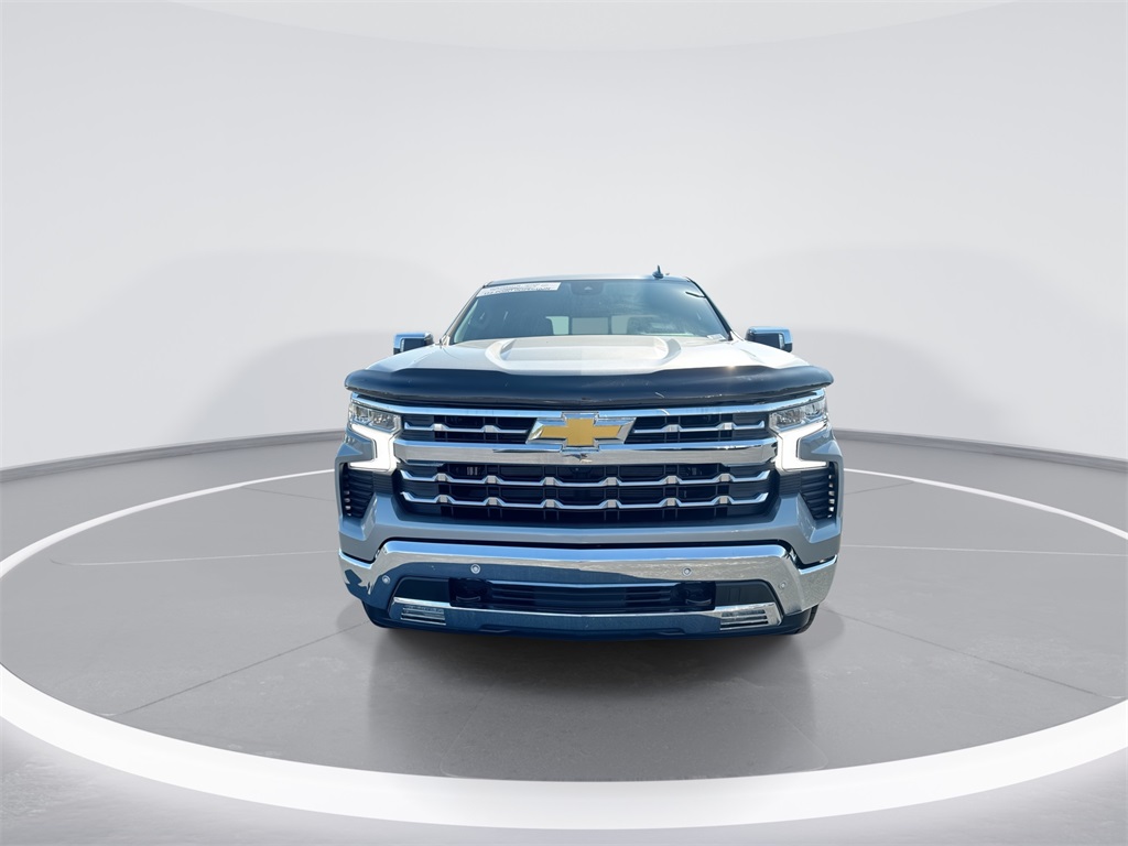 2025 Chevrolet Silverado 1500 LTZ photo 3
