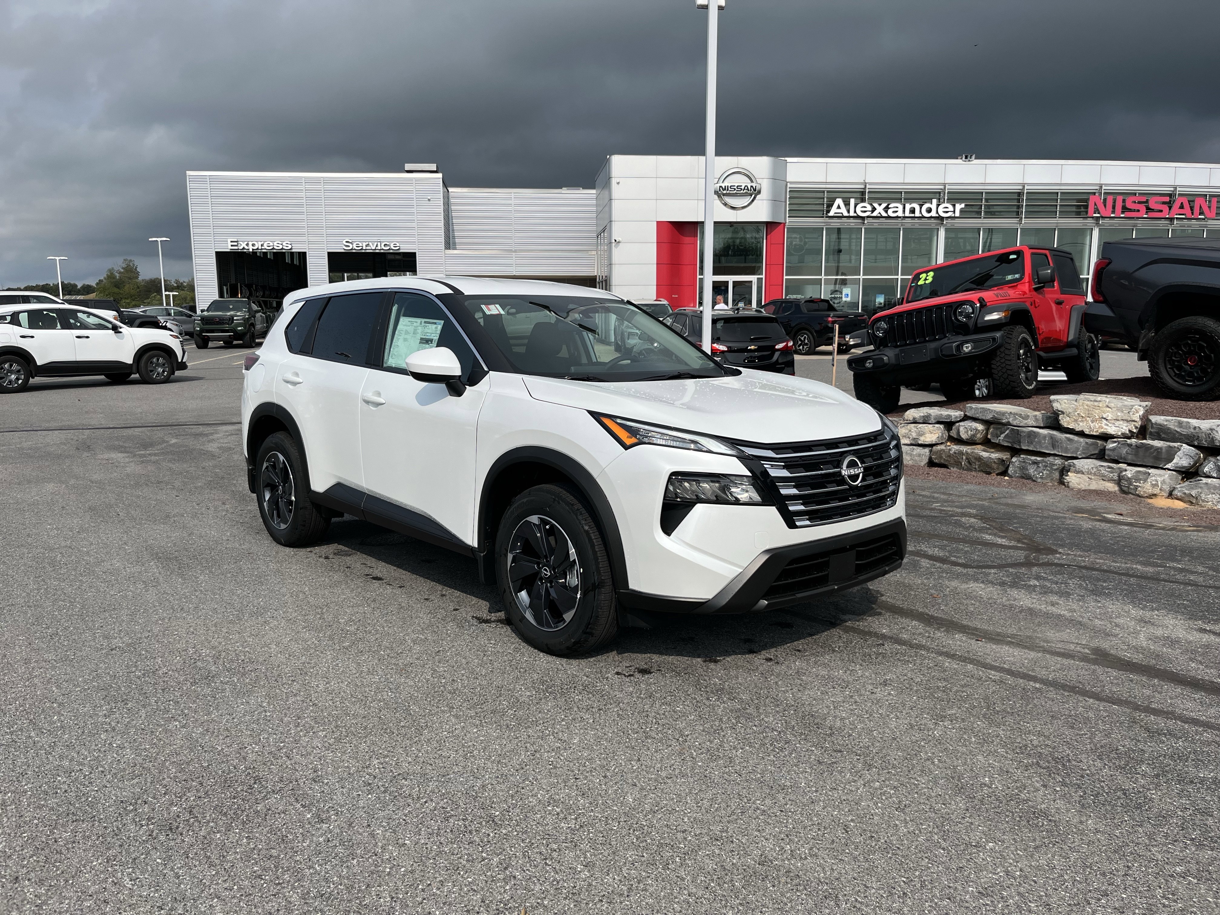 2026 Nissan Rogue SV's photo