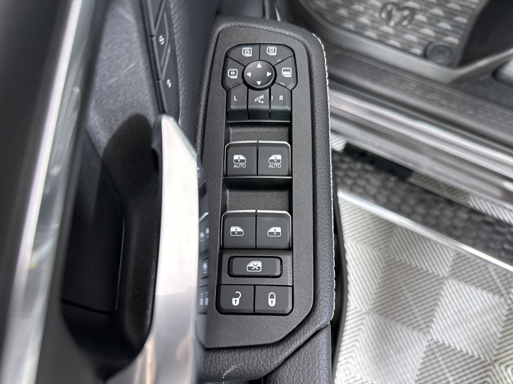 2025 Ram 1500 Laramie photo 39
