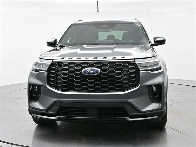 2025 Ford Explorer ST-Line photo 2