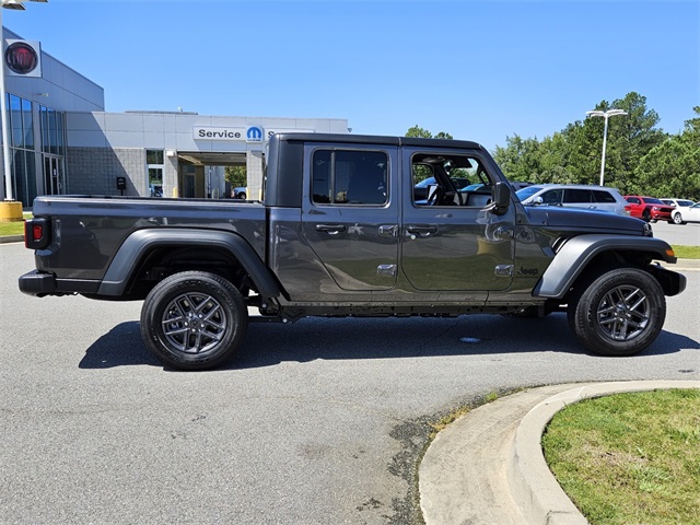 2025 Jeep Gladiator Sport S photo 13