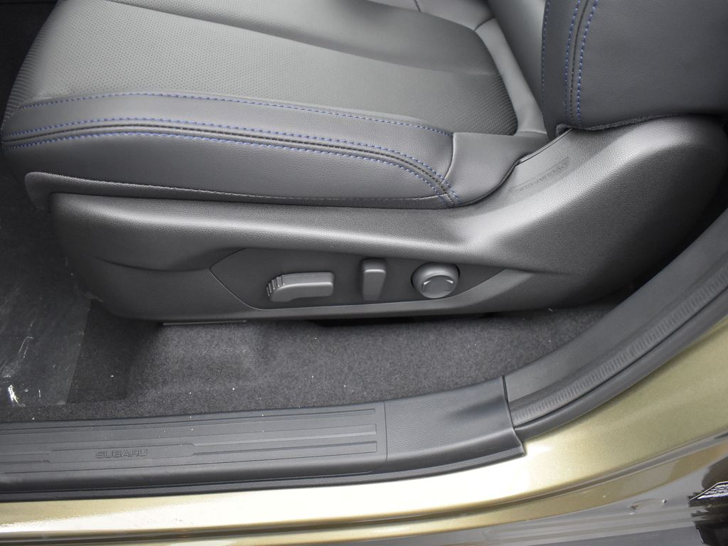 2025 Subaru Forester Limited photo 8