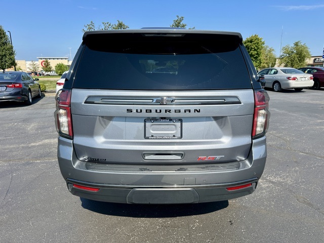 2021 Chevrolet Suburban RST photo 3