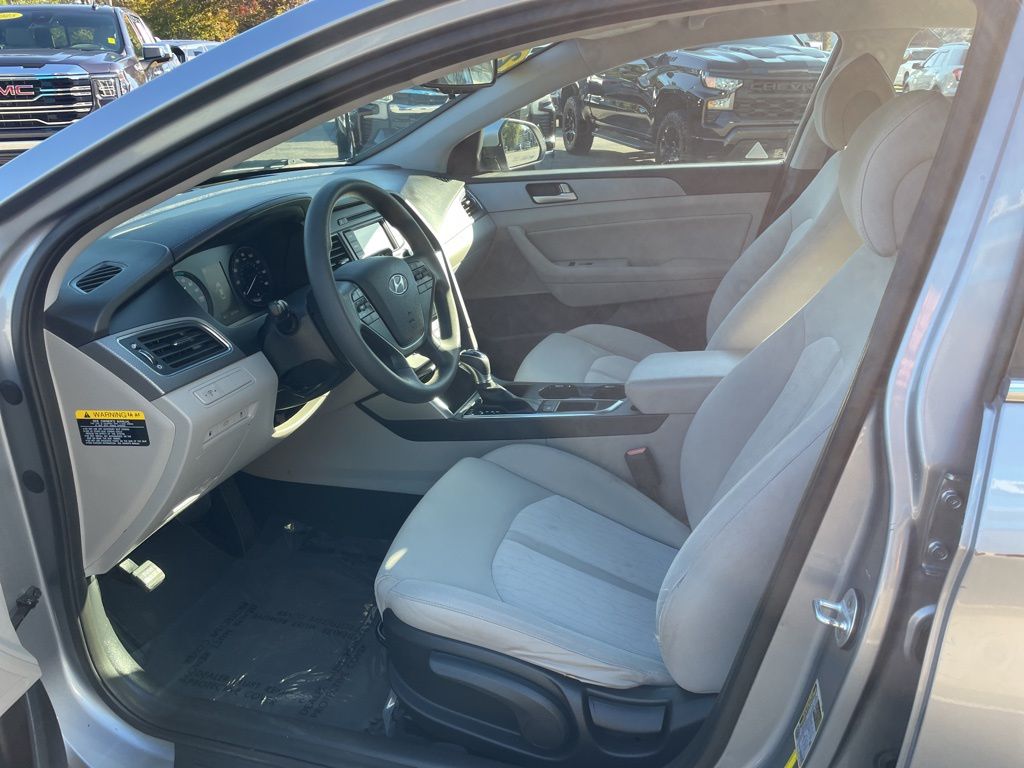 2016 Hyundai Sonata Hybrid SE photo 4