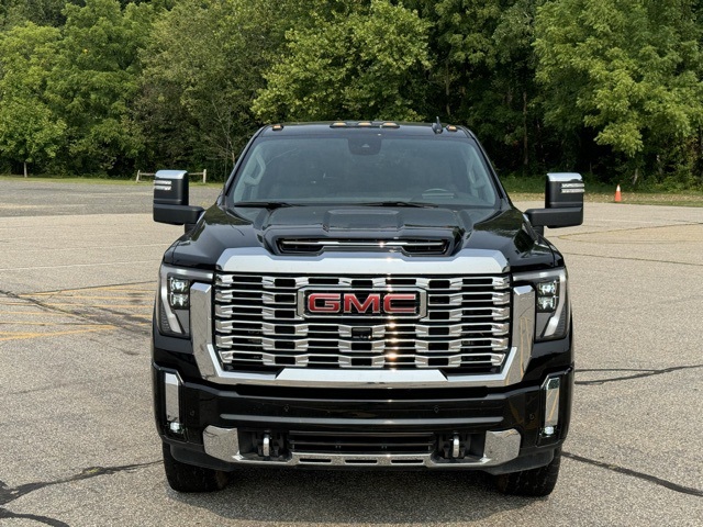 2024 Gmc Sierra HD Denali photo 2