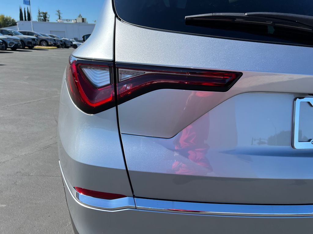 2025 Acura MDX SH-AWD photo 8