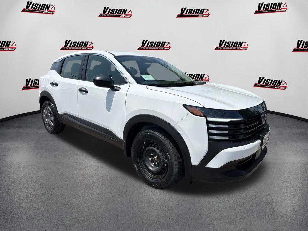 2025 Nissan Kicks S photo 3