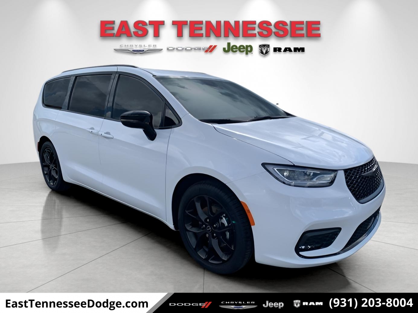 2026 Chrysler Pacifica Limited's photo