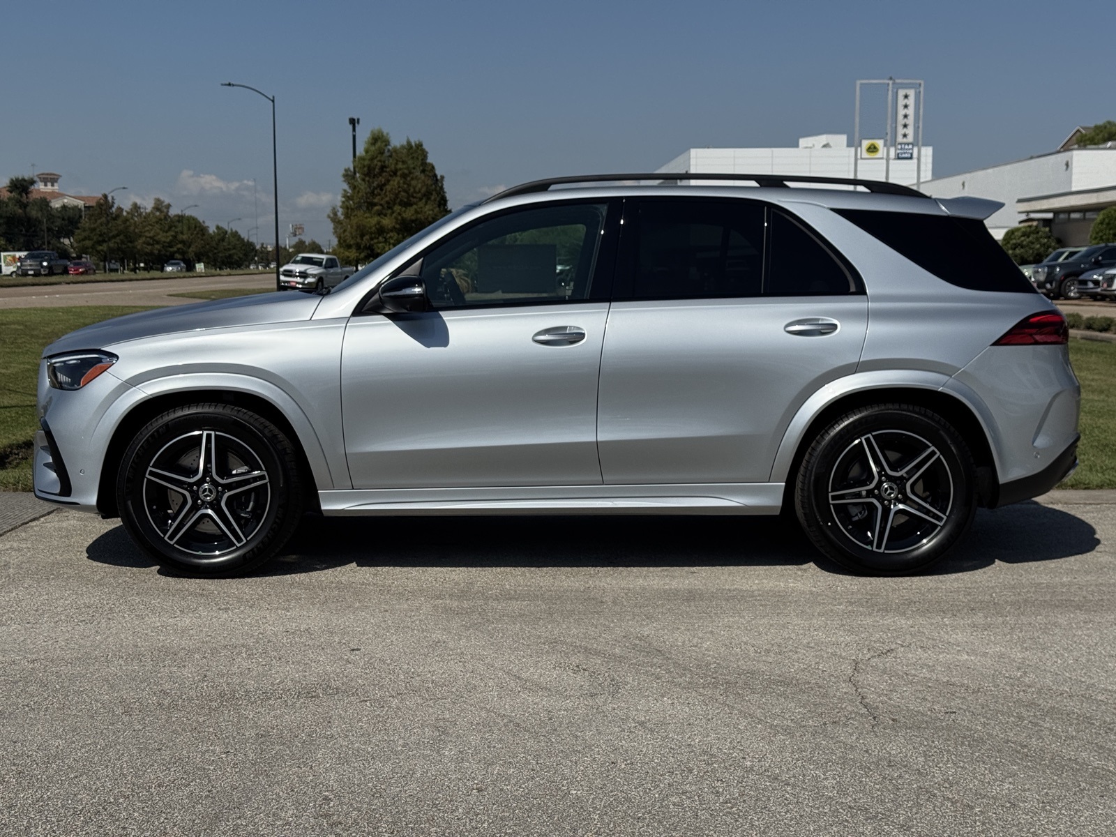 2026 Mercedes Benz GLE 350 4MATIC photo 4
