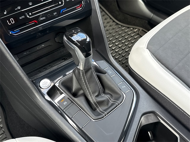 2025 Volkswagen Taos SE photo 22