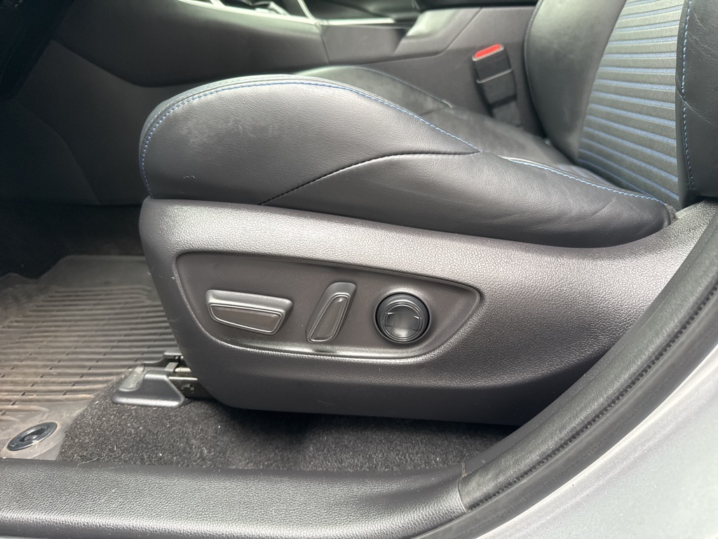 2022 Toyota RAV4 Hybrid XSE photo 12
