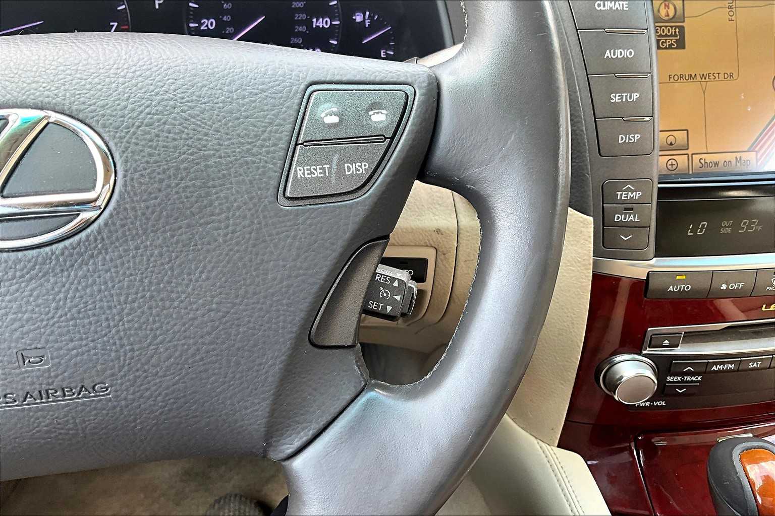 2010 Lexus LS 460 Luxury photo 23