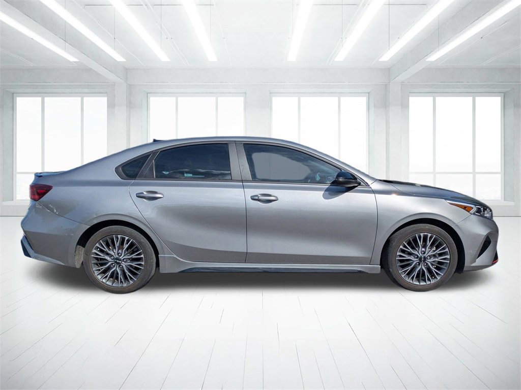 2023 Kia Forte GT-Line photo 2