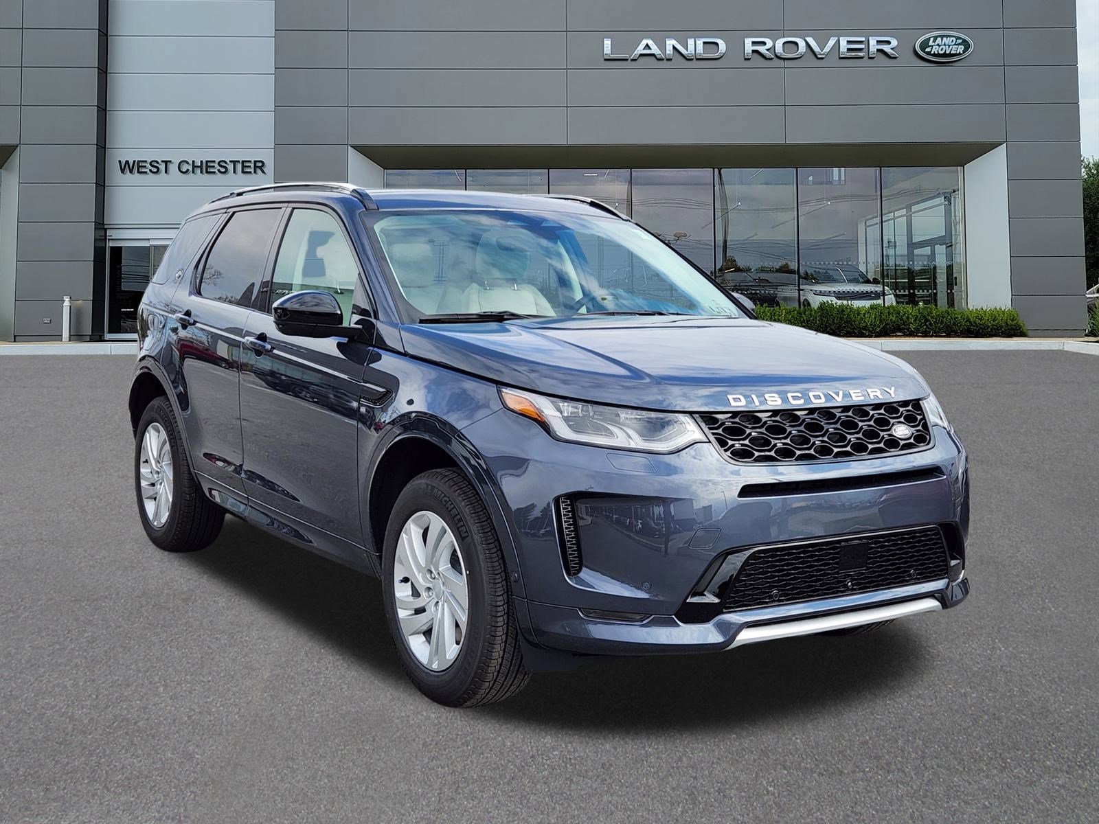 2025 Land Rover Discovery Sport S photo 2
