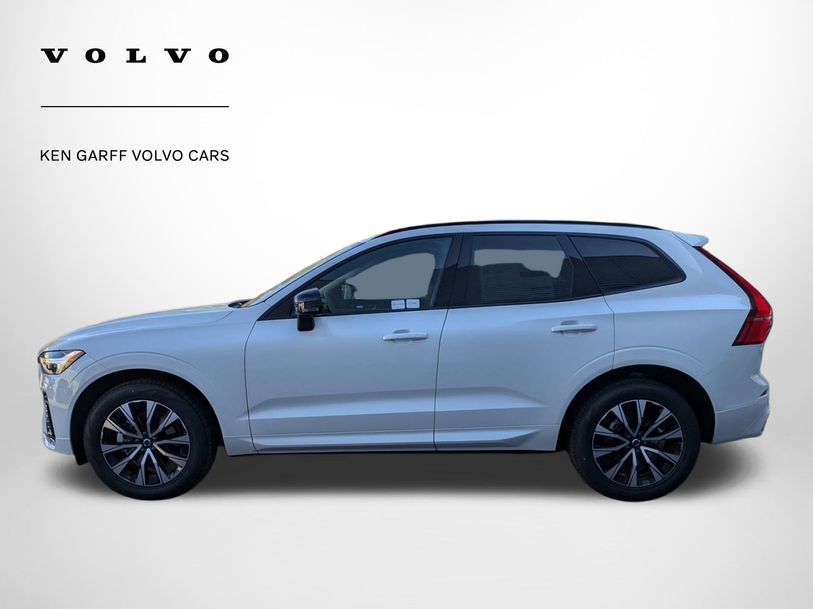 2025 Volvo XC60 Core photo 6