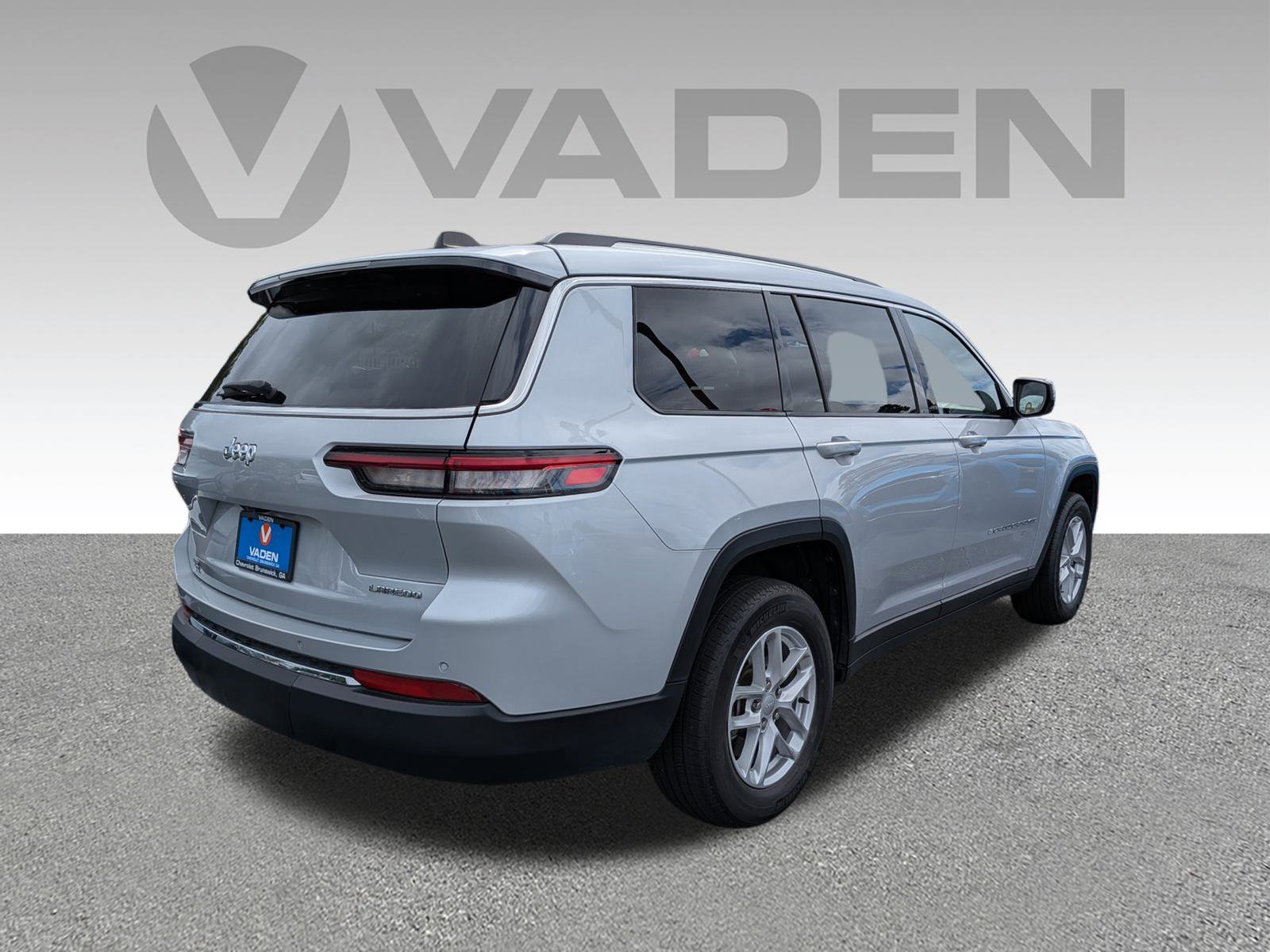 2023 Jeep Grand Cherokee Laredo photo 18