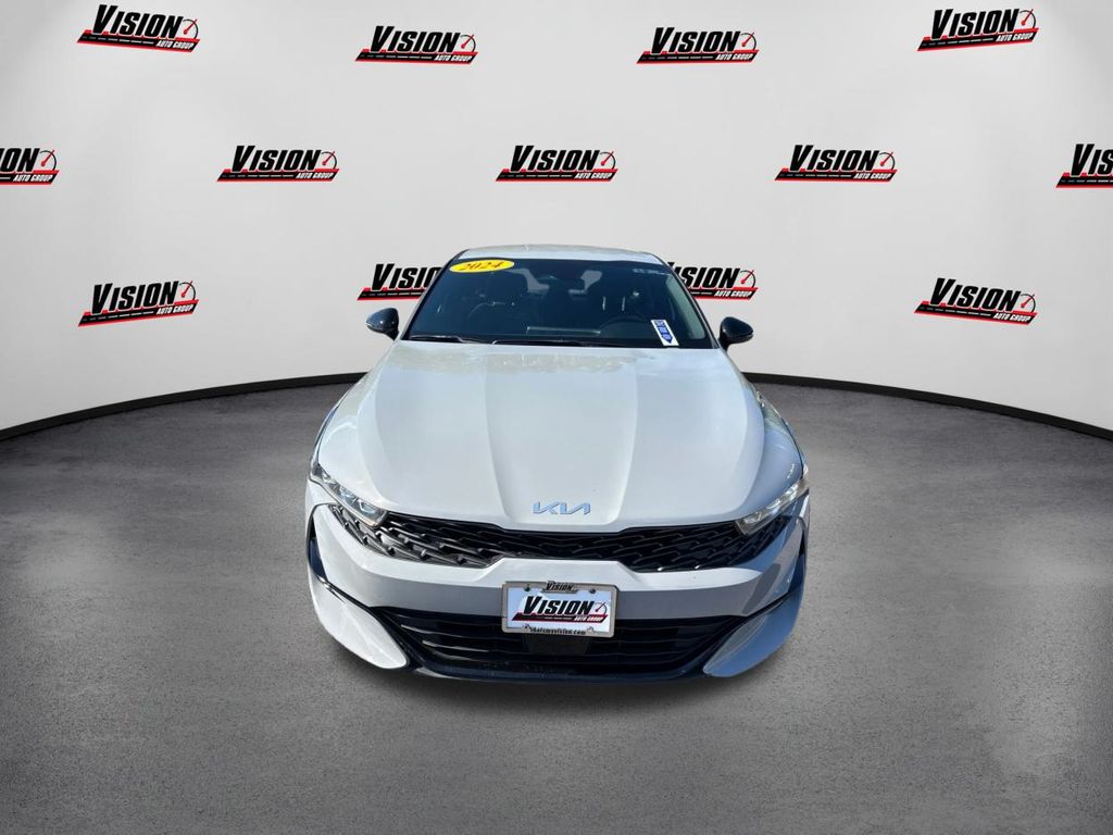 2024 Kia K5 GT-Line photo 2
