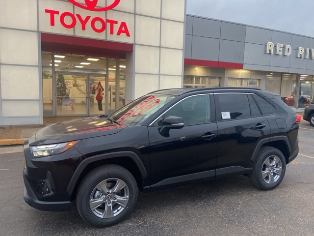 2025 Toyota RAV4 XLE's photo