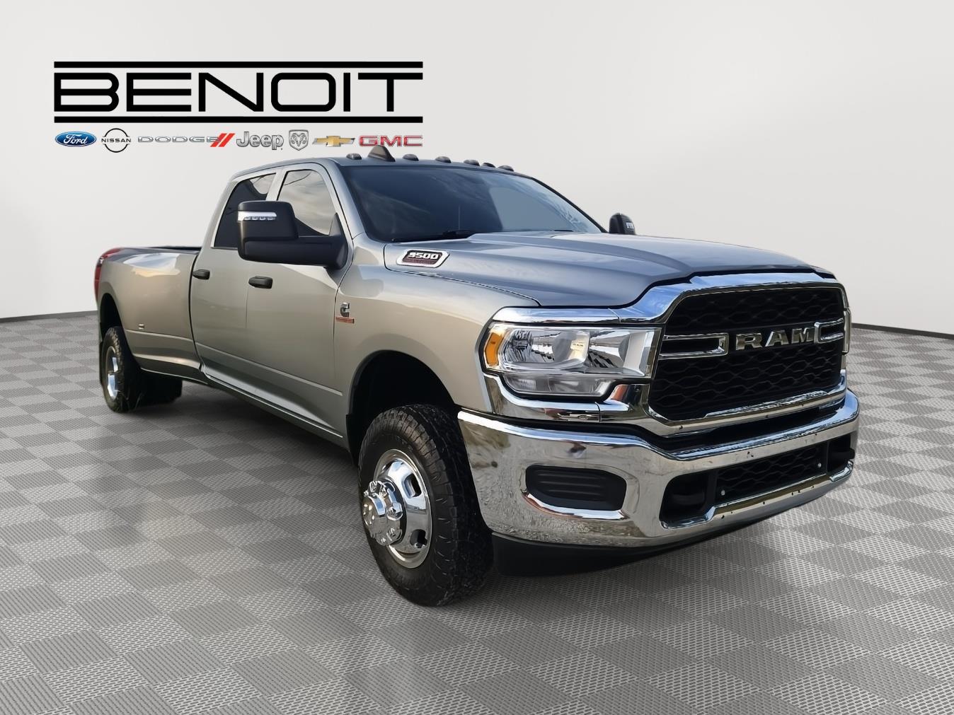2024 Ram 3500 Tradesman photo 3