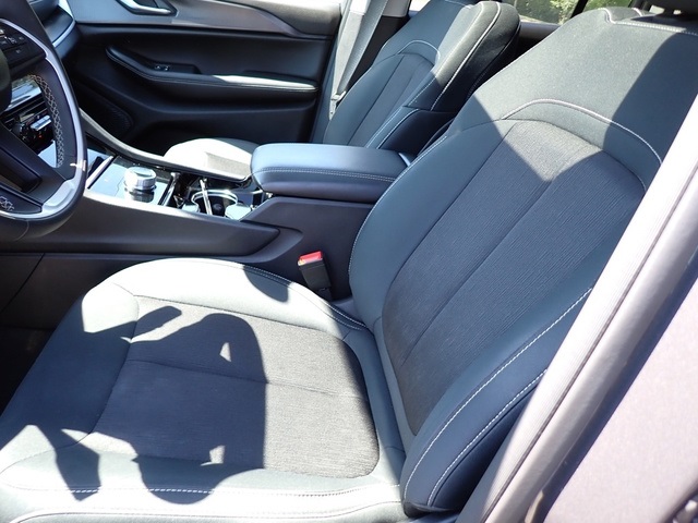 2023 Jeep Grand Cherokee Laredo photo 14