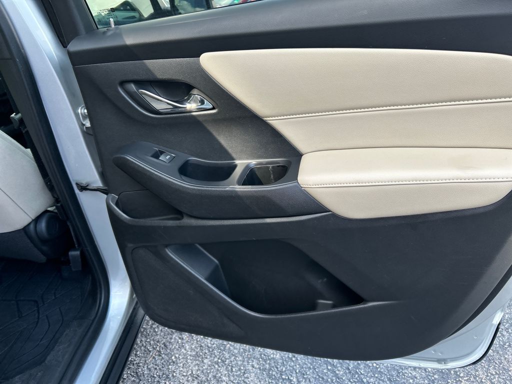 2022 Chevrolet Traverse LS photo 21