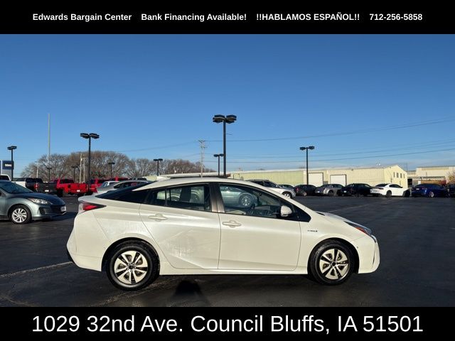 2016 Toyota Prius Base's photo