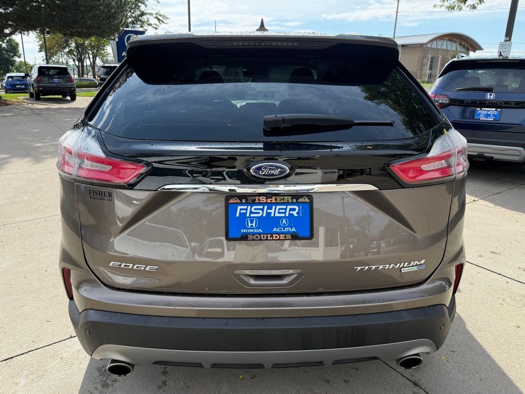 2019 Ford Edge Titanium photo 3