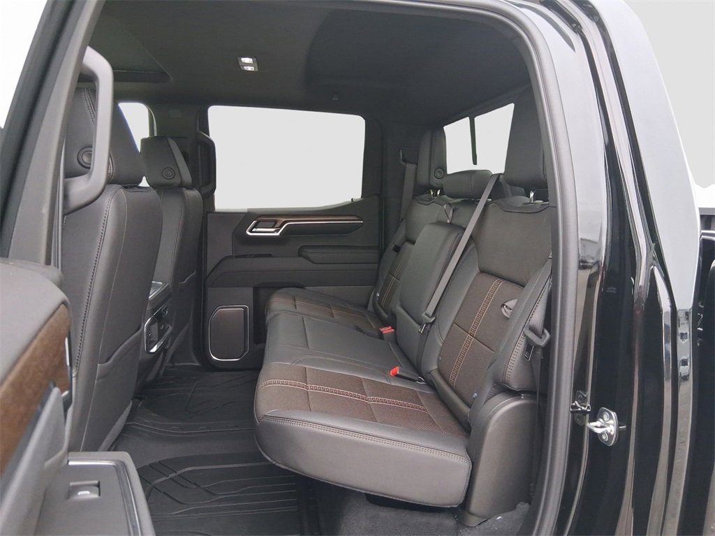 2025 Chevrolet Silverado 1500 High Country photo 13