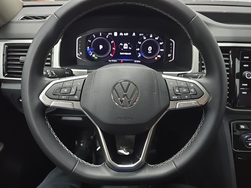 2022 Volkswagen Atlas SEL photo 18