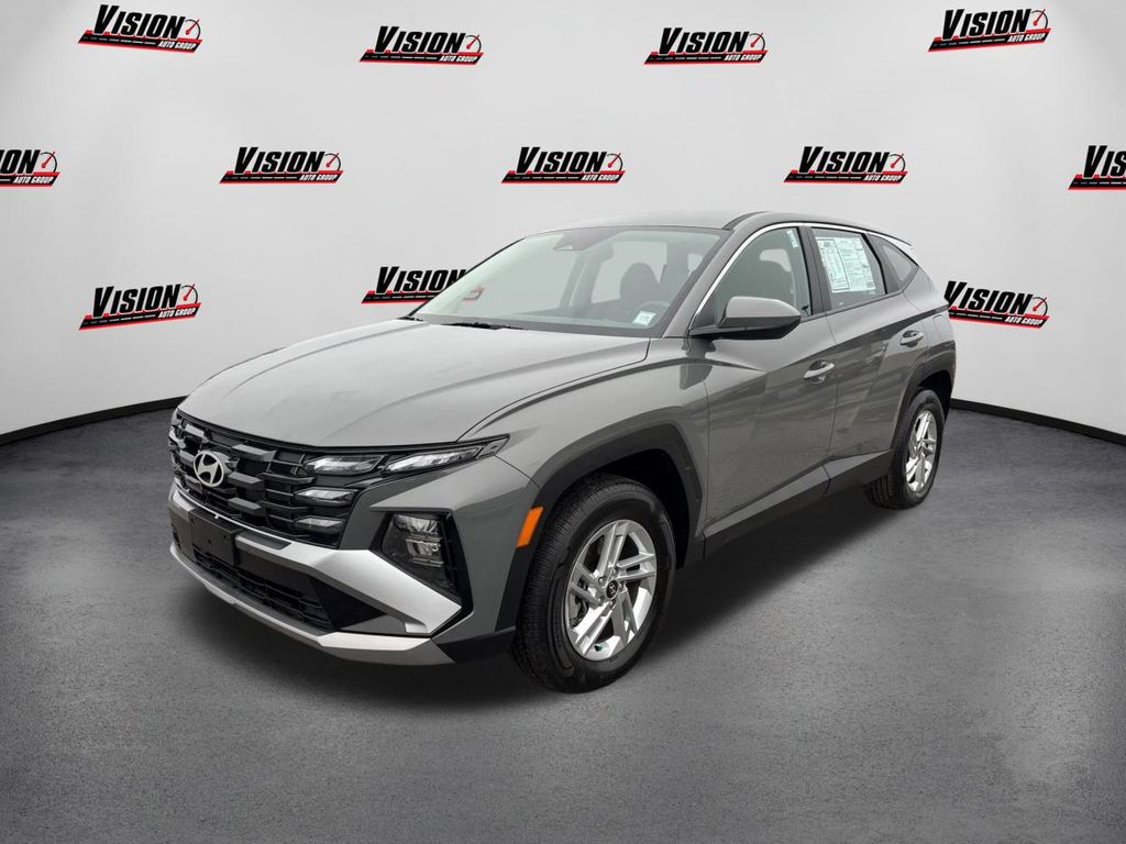 2025 Hyundai Tucson SE's photo