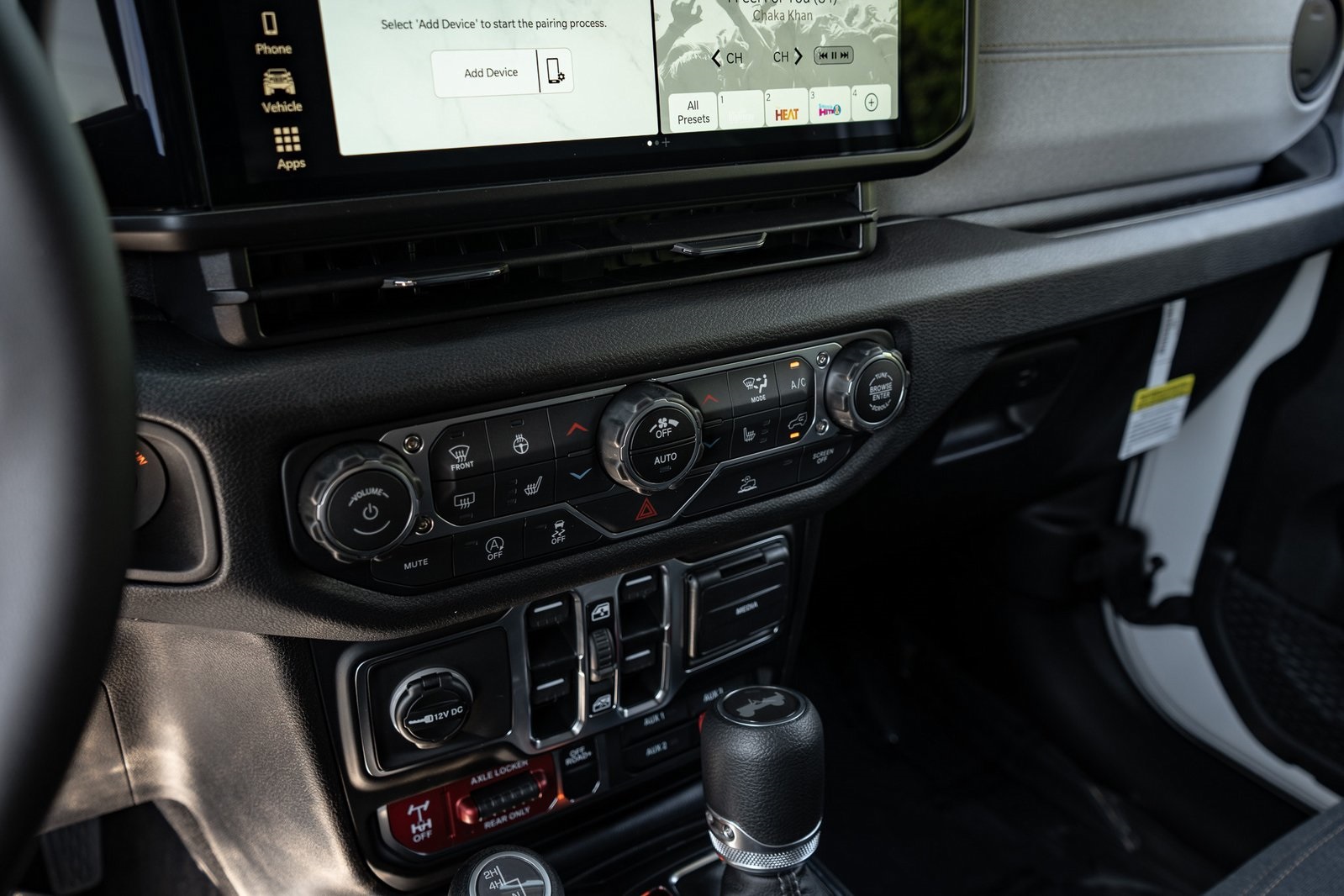 2025 Jeep Wrangler Willys photo 25
