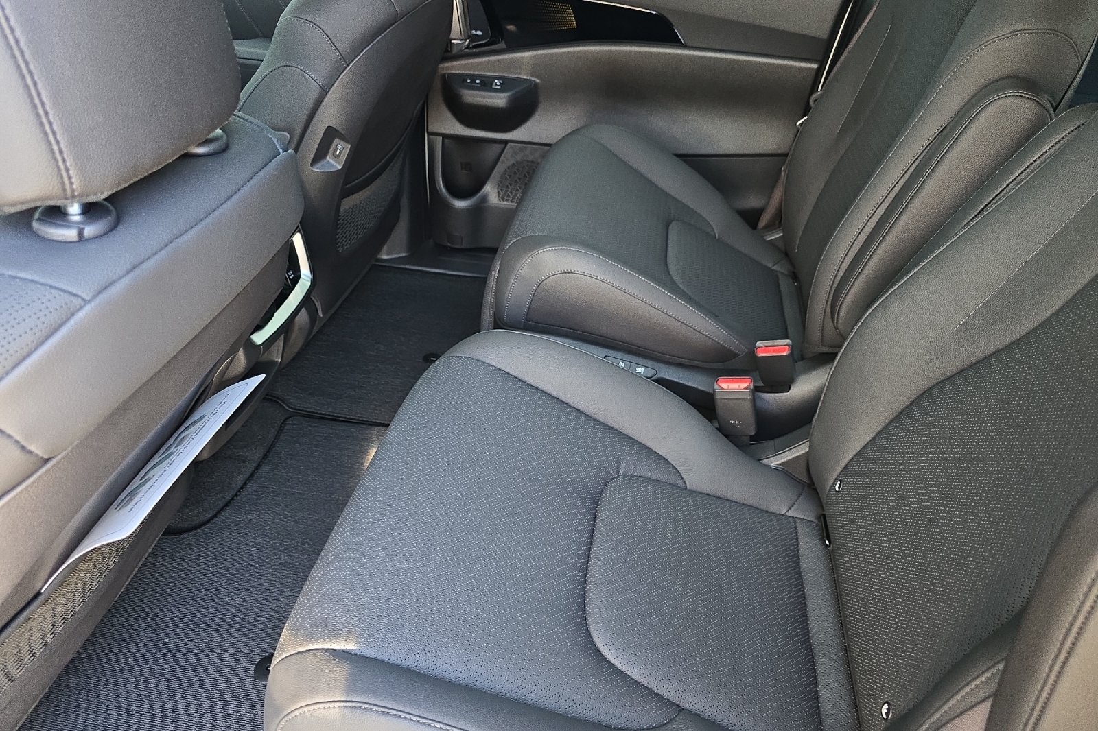 2026 Kia Carnival SX Prestige photo 8