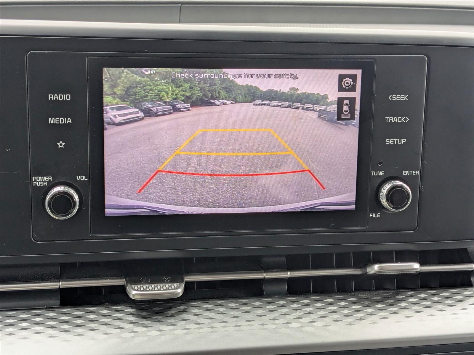 2022 Kia Carnival LX photo 22