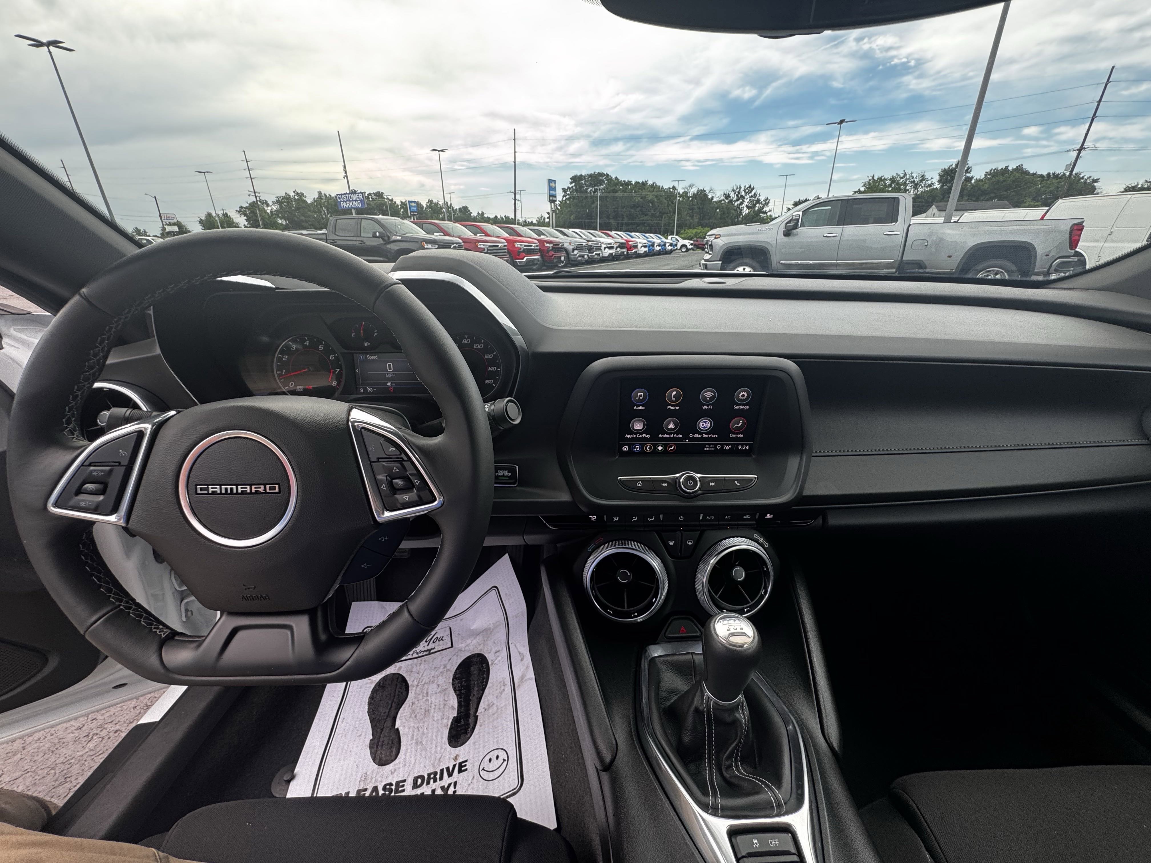 2024 Chevrolet Camaro 1LT photo 2