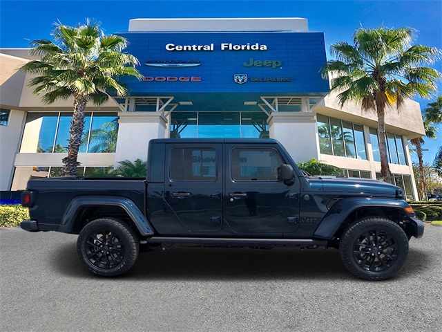 2025 Jeep Gladiator Sport photo 3