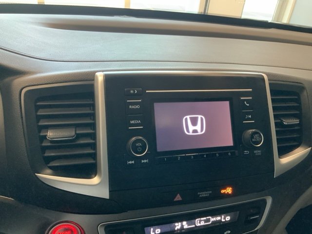2019 Honda Ridgeline RTL photo 21